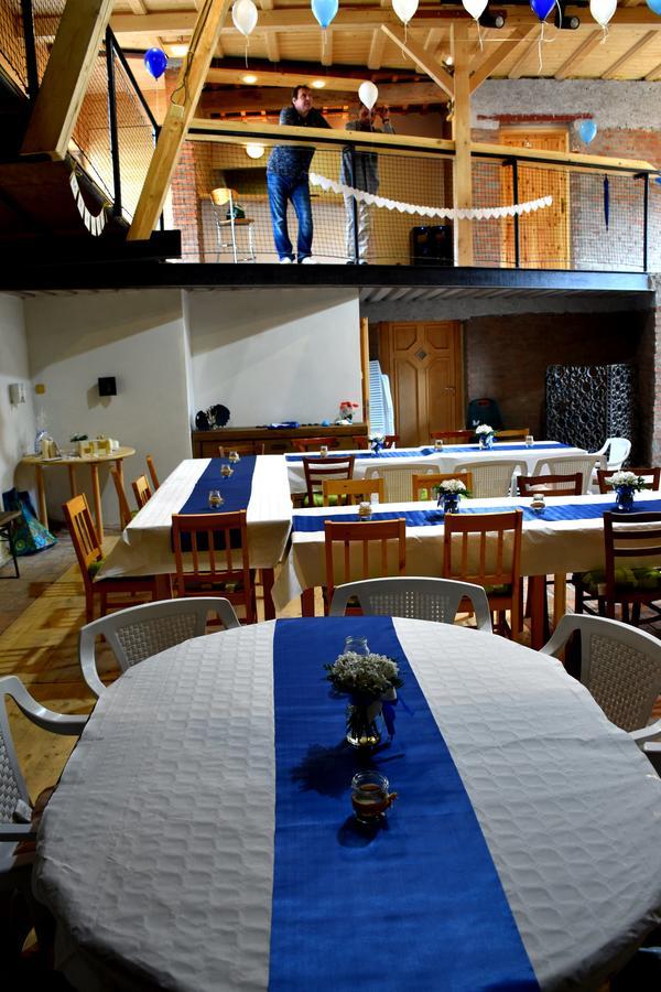 Restaurace A Penzion U Lva Karlštejn Extérieur photo